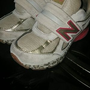 New balances kids sneakers